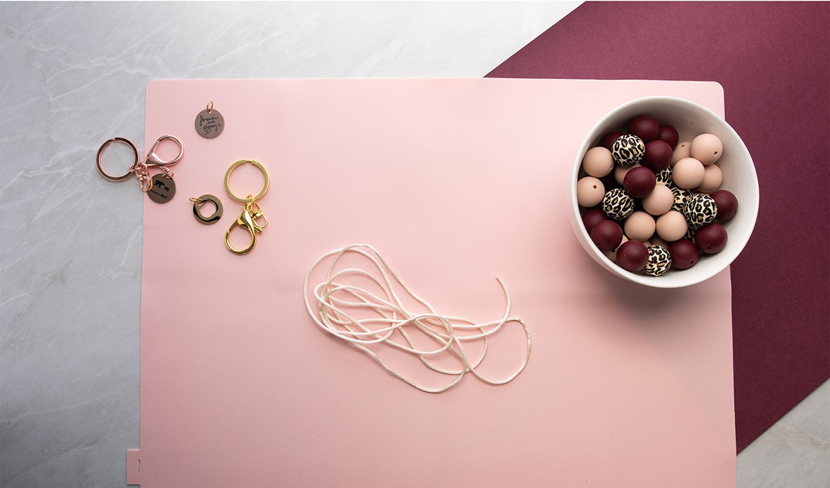 silicone bead keychain supplier